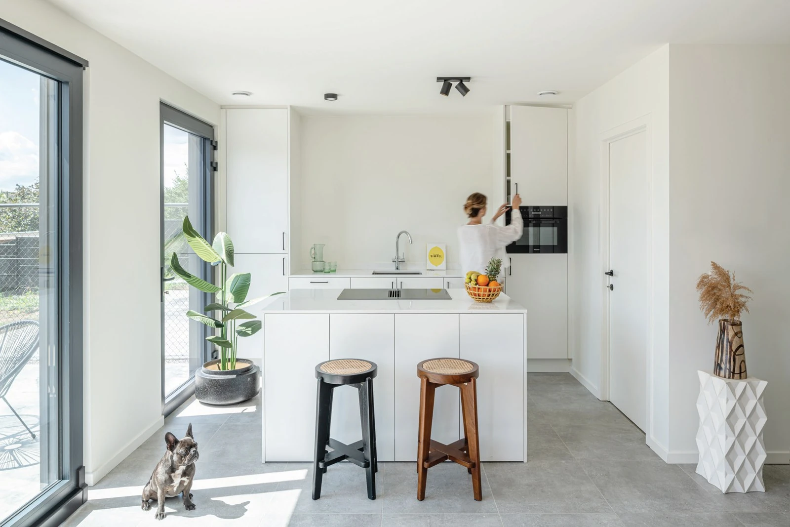 Cucina con grandi finestre M1